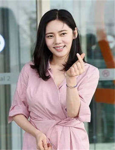 喝美女尿