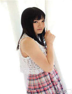 女生尿裤子